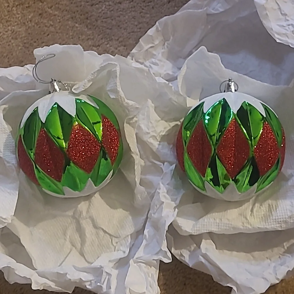 Bright green red white Vintage Sparkly glitter set of 2 decorative ornaments